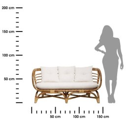 Rattanowa sofa 2 osobowa Farah Korpus wykonany z rattanu, miękkie siedzisko z wysokiej jakości tkaniny, 3 poduszki dekoracyjne w ATMOSPHERA